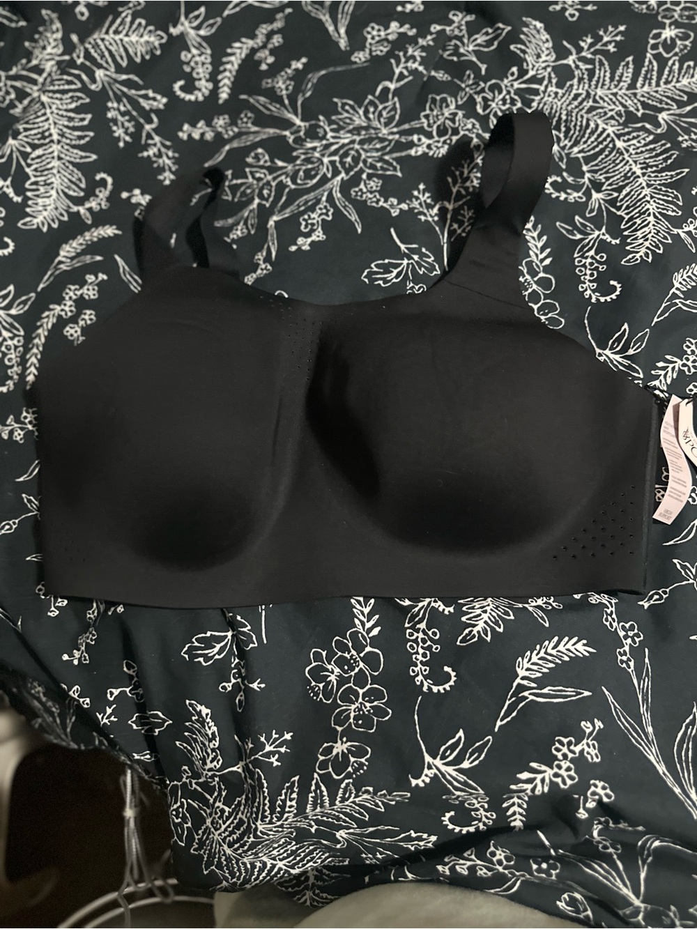 New Victoria Secret Seamless Wireless Comfort Bra - 40DD